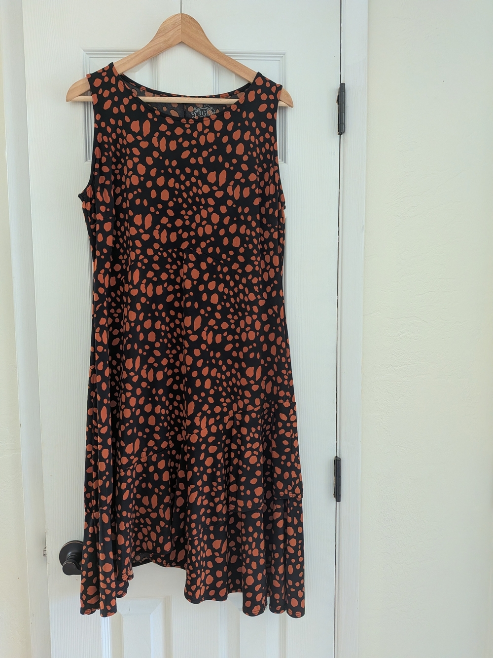 BGL Women's Lightly Tiered Flowy Dress Black/Orange Dot Print Size Medium